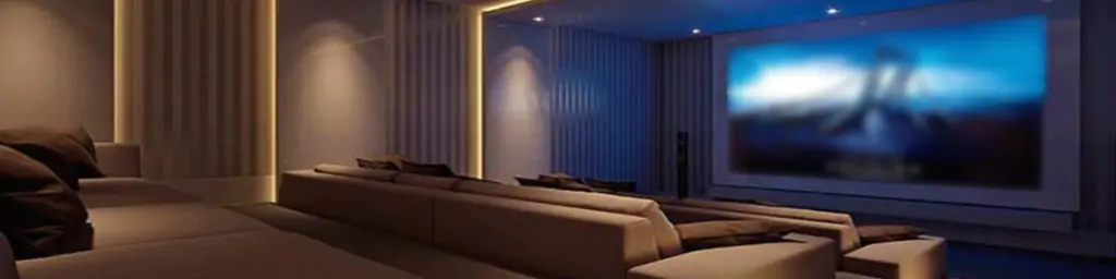 Como o IPTV Pode Transformar Suas Noites de Cinema em Casa 1 Cinema em casa com IPTV, Experiência de filmes em IPTV, Noites de cinema em casa
